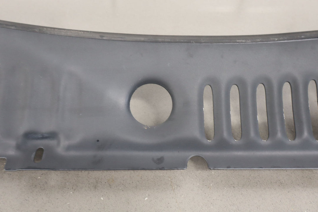 97 - 02 Plymouth Chrysler Prowler Front Center Cowl Vent Panel W/Seal - Matte Black