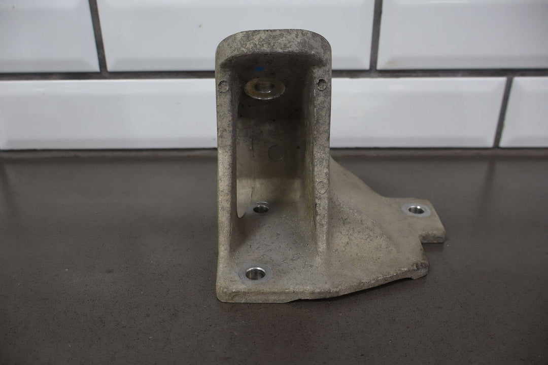 97 - 04 Chevy C5 Corvette 5.7L LS1 OEM Engine Frame Mounts