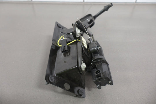 97 - 04 Chevy Corvette C5 Pair LH&RH Fastback Hatch Trunk Lid Latches With Bracket