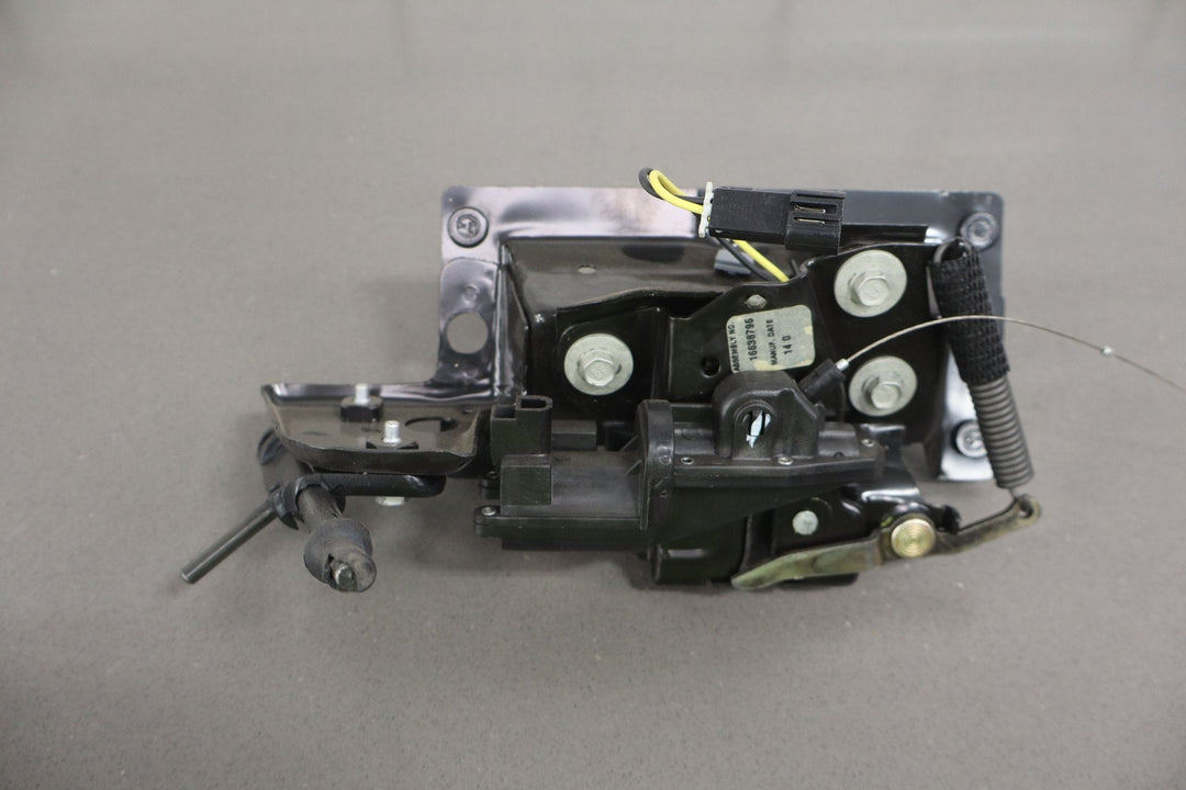 97 - 04 Chevy Corvette C5 Pair LH&RH Fastback Hatch Trunk Lid Latches With Bracket
