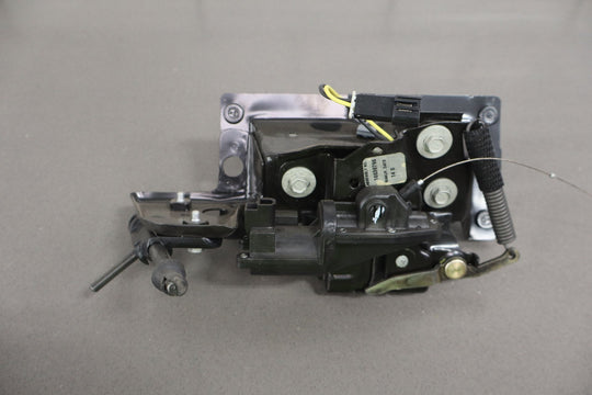 97 - 04 Chevy Corvette C5 Pair LH&RH Fastback Hatch Trunk Lid Latches With Bracket