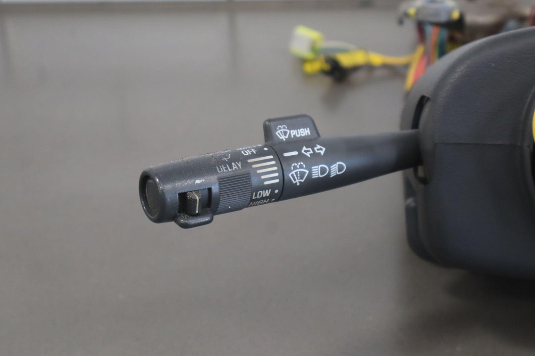 97 Chevy Suburban GMT400 OBS Tilt Steering Column with Key/Switches OEM