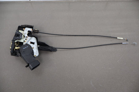 98-00 Toyota Land Cruiser/ Lexus LX470 J100 - Left Front Door Latch 69040-60081