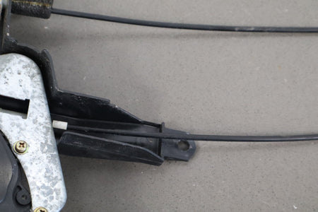 98-00 Toyota Land Cruiser/ Lexus LX470 J100 - Left Front Door Latch 69040-60081