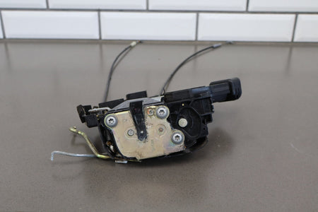 98-00 Toyota Land Cruiser/ Lexus LX470 J100 - Left Front Door Latch 69040-60081