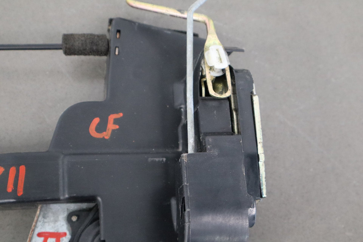 98-00 Toyota Land Cruiser/ Lexus LX470 J100 - Left Front Door Latch 69040-60081