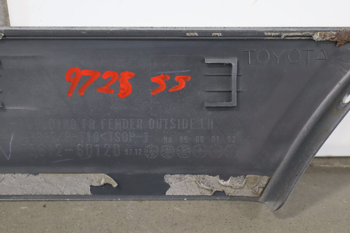 98-02 Toyota Land Cruiser Left Fender Molding (White 056)