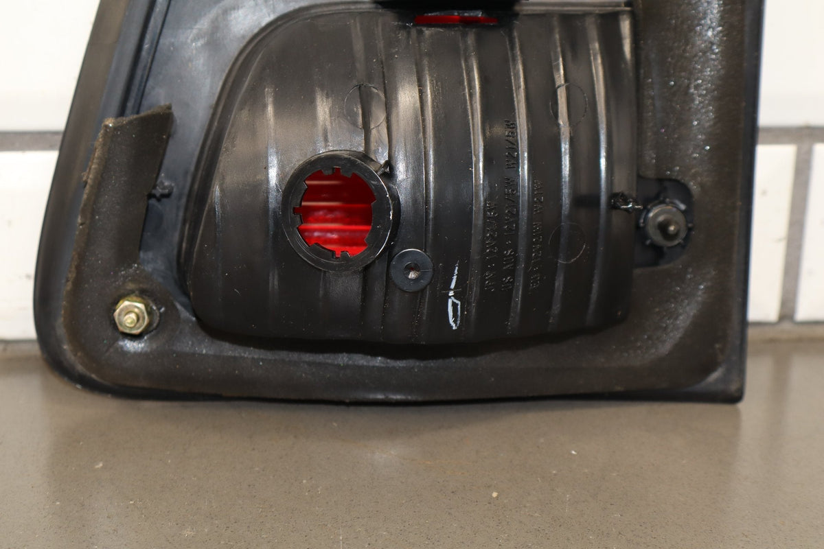 98-02 Toyota Land Cruiser Left Inner Tail Light Tested