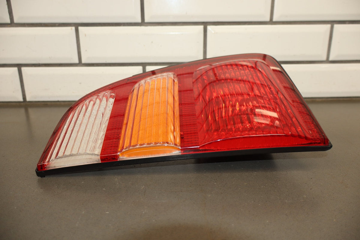 98-02 Toyota Land Cruiser Left Inner Tail Light Tested
