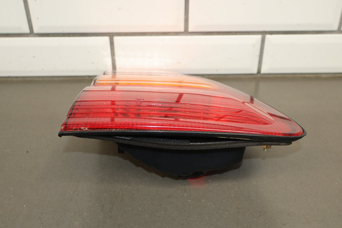 98-02 Toyota Land Cruiser Left Inner Tail Light Tested