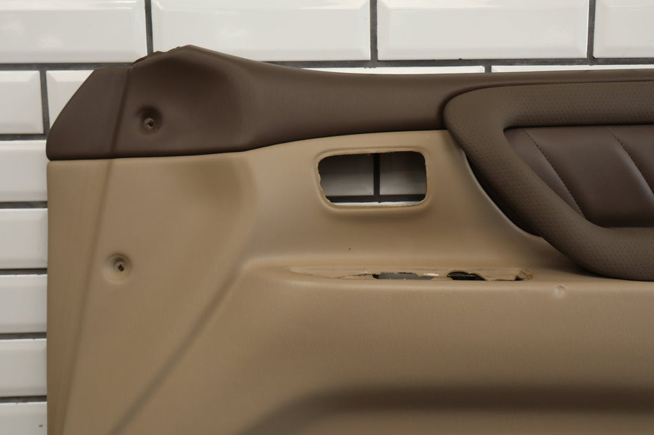 98-02 Toyota Land Cruiser RF Door Trim Panel (Oak)