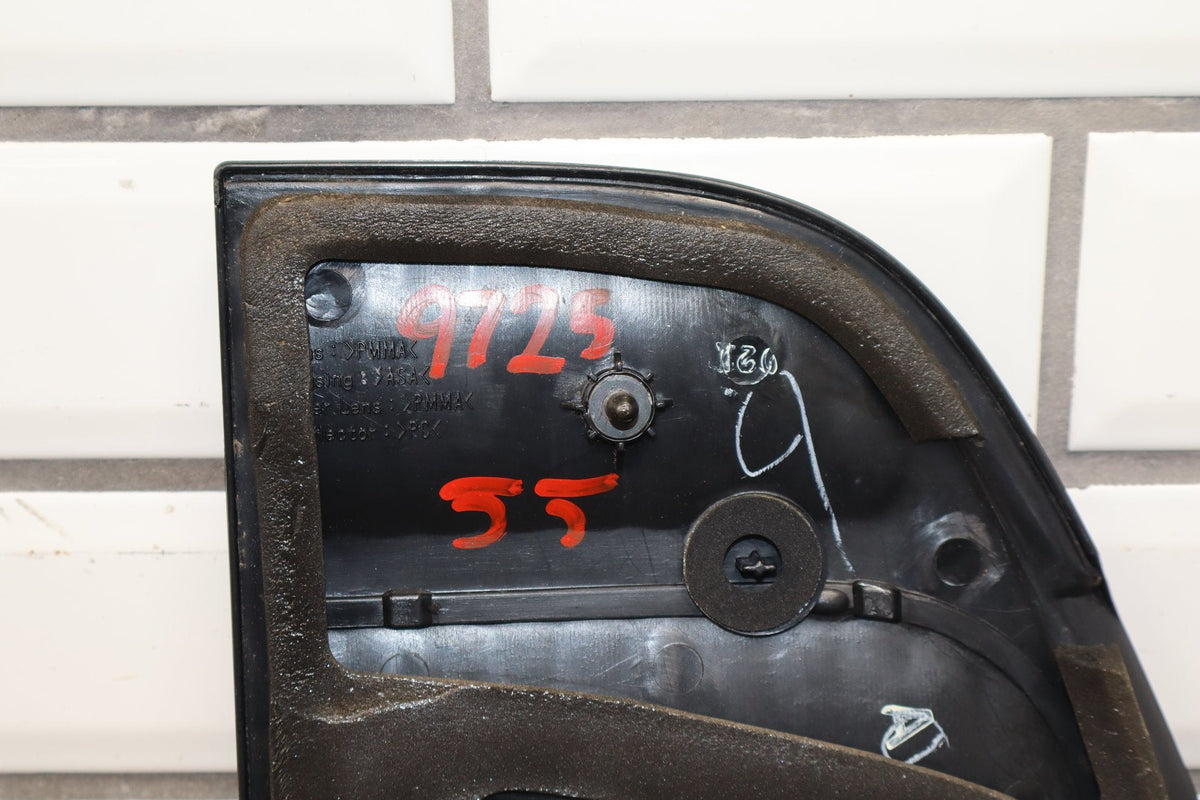 98-02 Toyota Land Cruiser Right Inner Tail Light Tested