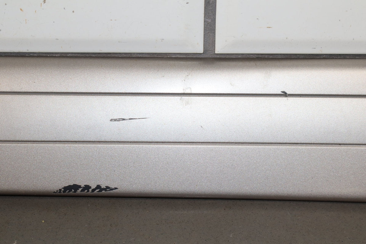 98-02 Toyota Land Cruiser Right Quarter Molding (White 056)