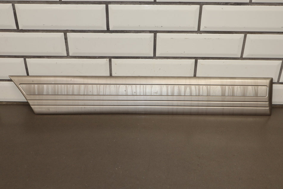 98-02 Toyota Land Cruiser Right Rear Door Molding (White 056)