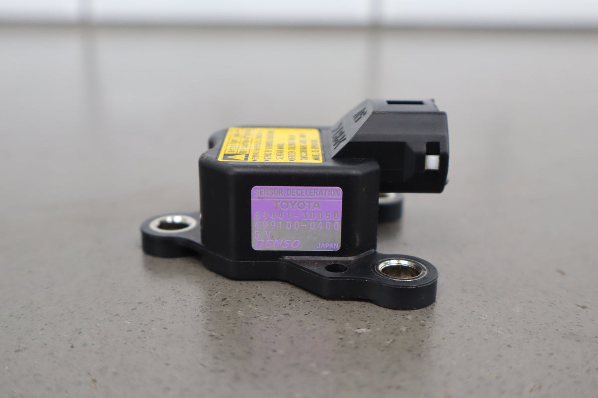 98-05 Toyota 4Runner Lexus GS300 Decel Deceleration Sensor 89441-30050 OEM