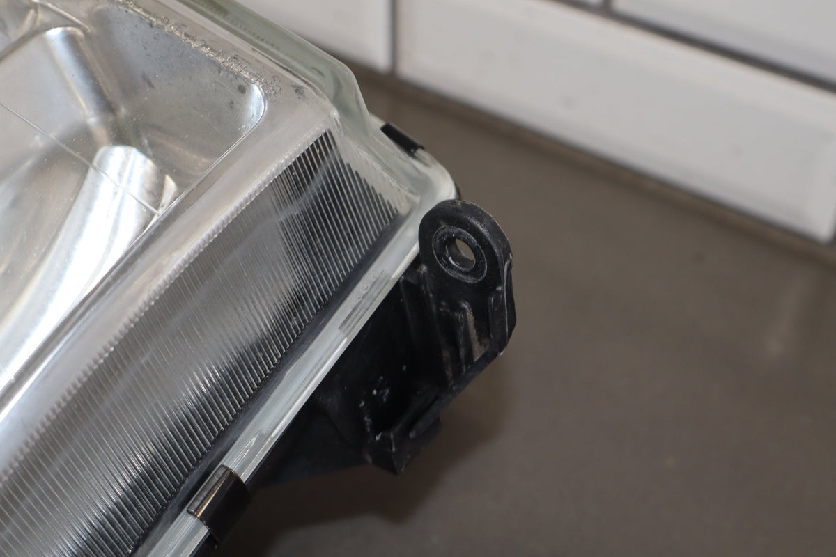 98-05 Toyota Land Cruiser Right Headlight 81010-60072
