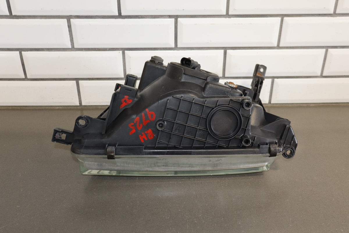 98-05 Toyota Land Cruiser Right Headlight 81010-60072