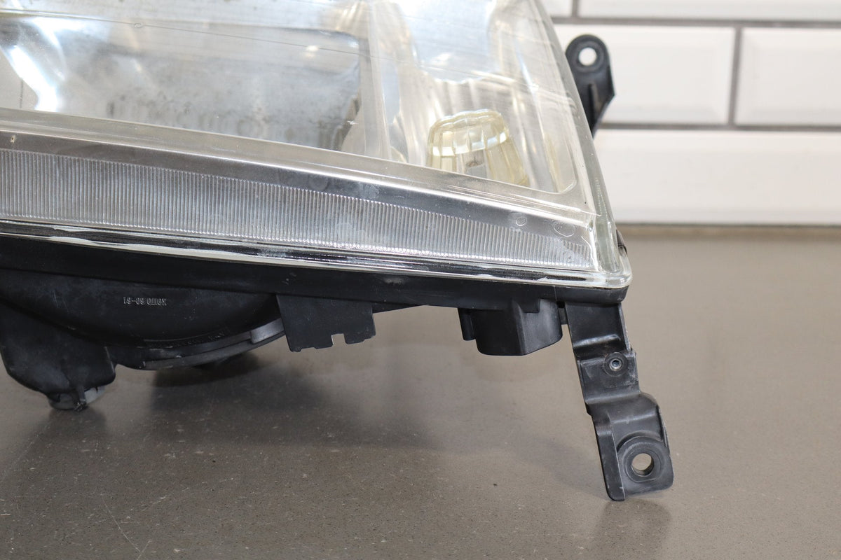 98-05 Toyota Land Cruiser Right Headlight 81010-60072