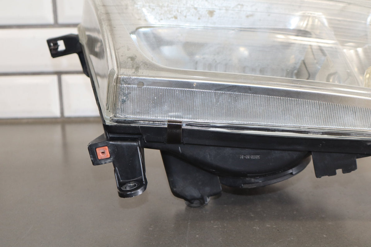 98-05 Toyota Land Cruiser Right Headlight 81010-60072