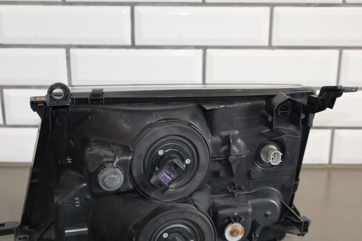 98-05 Toyota Land Cruiser Right Headlight 81010-60072