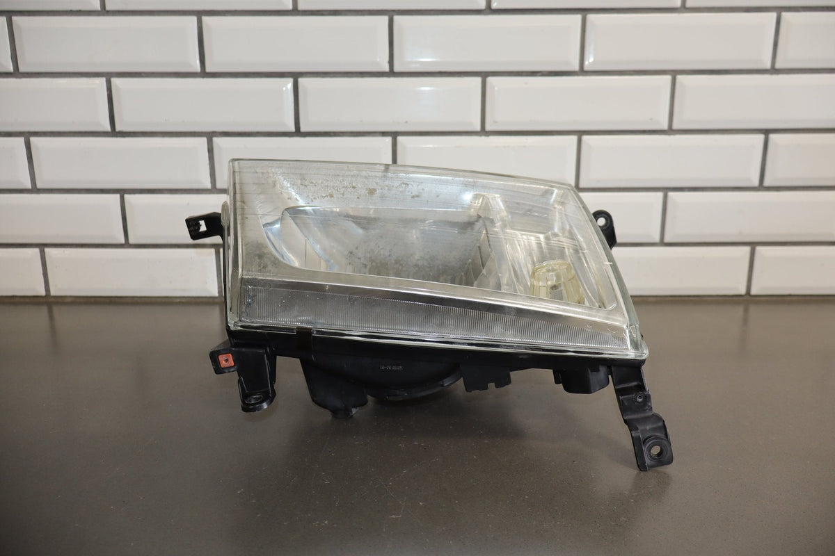 98-05 Toyota Land Cruiser Right Headlight 81010-60072