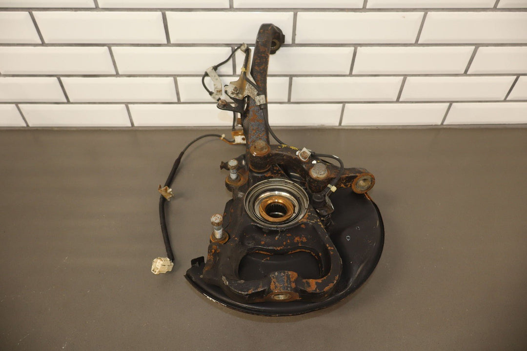 98 - 07 Lexus LX470 / Land Cruiser 4.7L Left Driver Front Spindle