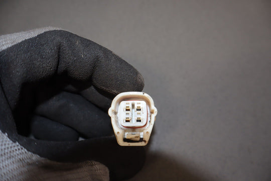 98 - 07 Lexus LX470 / Land Cruiser 4.7L Left Driver Front Spindle