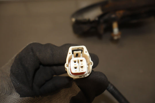 98 - 07 Lexus LX470 / Land Cruiser 4.7L Left Driver Front Spindle