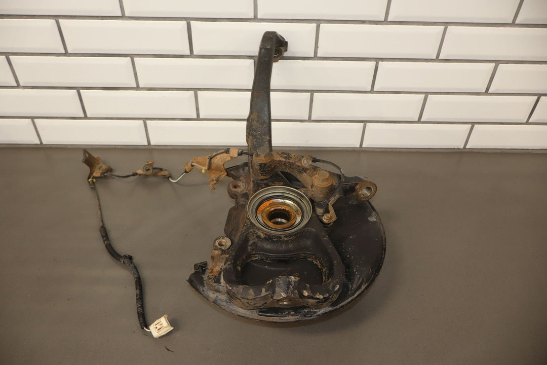 98 - 07 Lexus LX470 / Land Cruiser 4.7L Left Driver Front Spindle