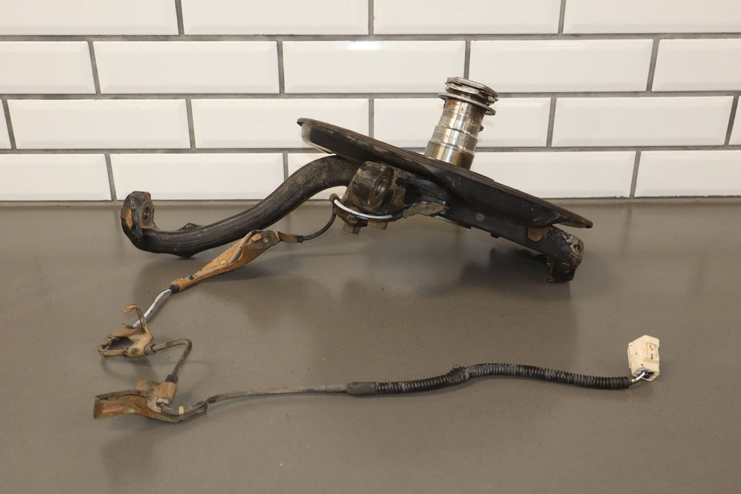 98 - 07 Lexus LX470 / Land Cruiser 4.7L Left Driver Front Spindle