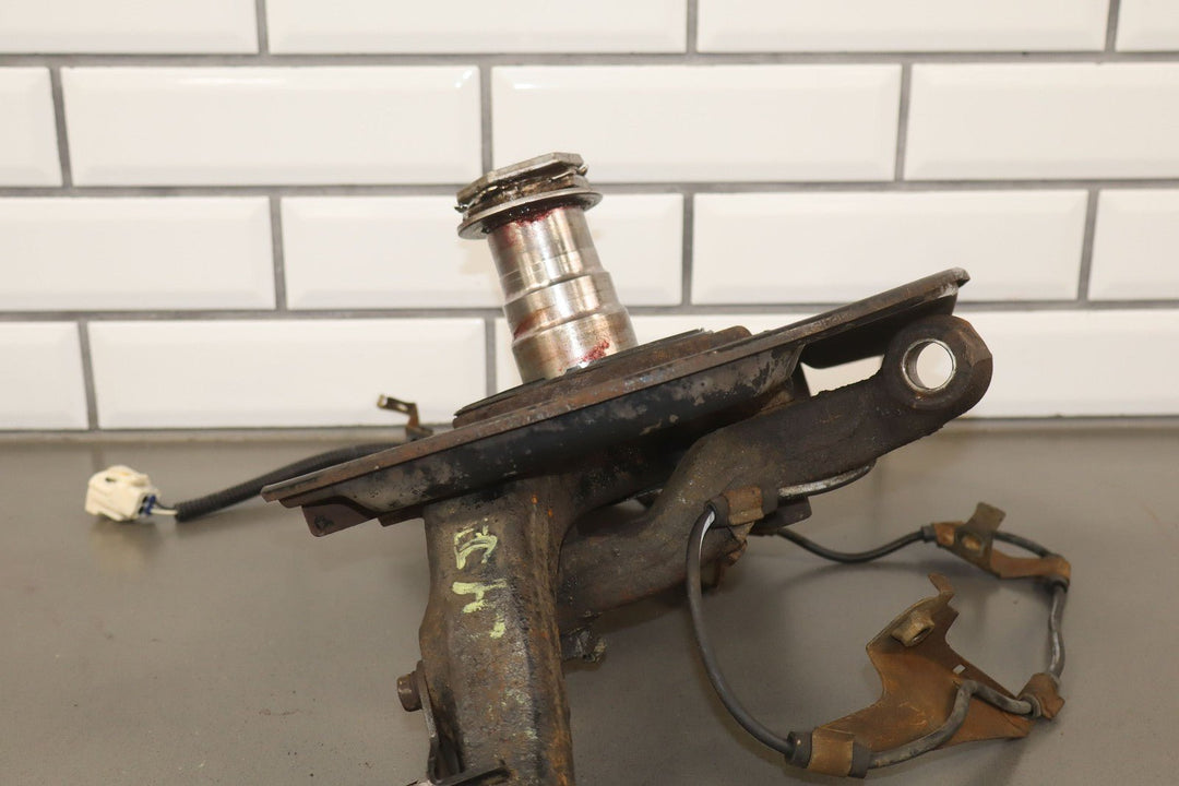 98 - 07 Lexus LX470 / Land Cruiser 4.7L Left Driver Front Spindle