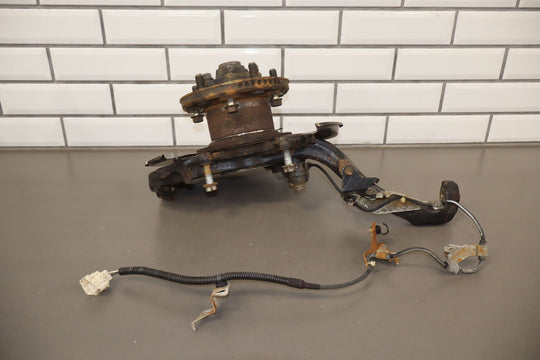 98 - 07 Lexus LX470 / Land Cruiser 4.7L Left Driver Front Spindle