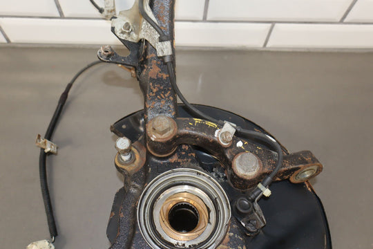 98 - 07 Lexus LX470 / Land Cruiser 4.7L Left Driver Front Spindle