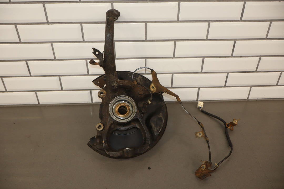 98 - 07 Lexus LX470 / Land Cruiser 4.7L Left Driver Front Spindle