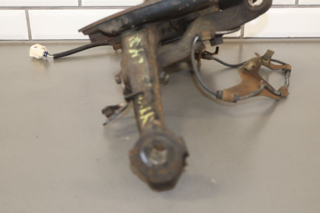 98 - 07 Lexus LX470 / Land Cruiser 4.7L Left Driver Front Spindle