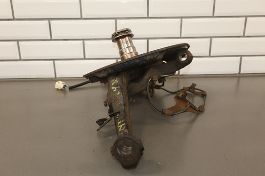 98 - 07 Lexus LX470 / Land Cruiser 4.7L Left Driver Front Spindle