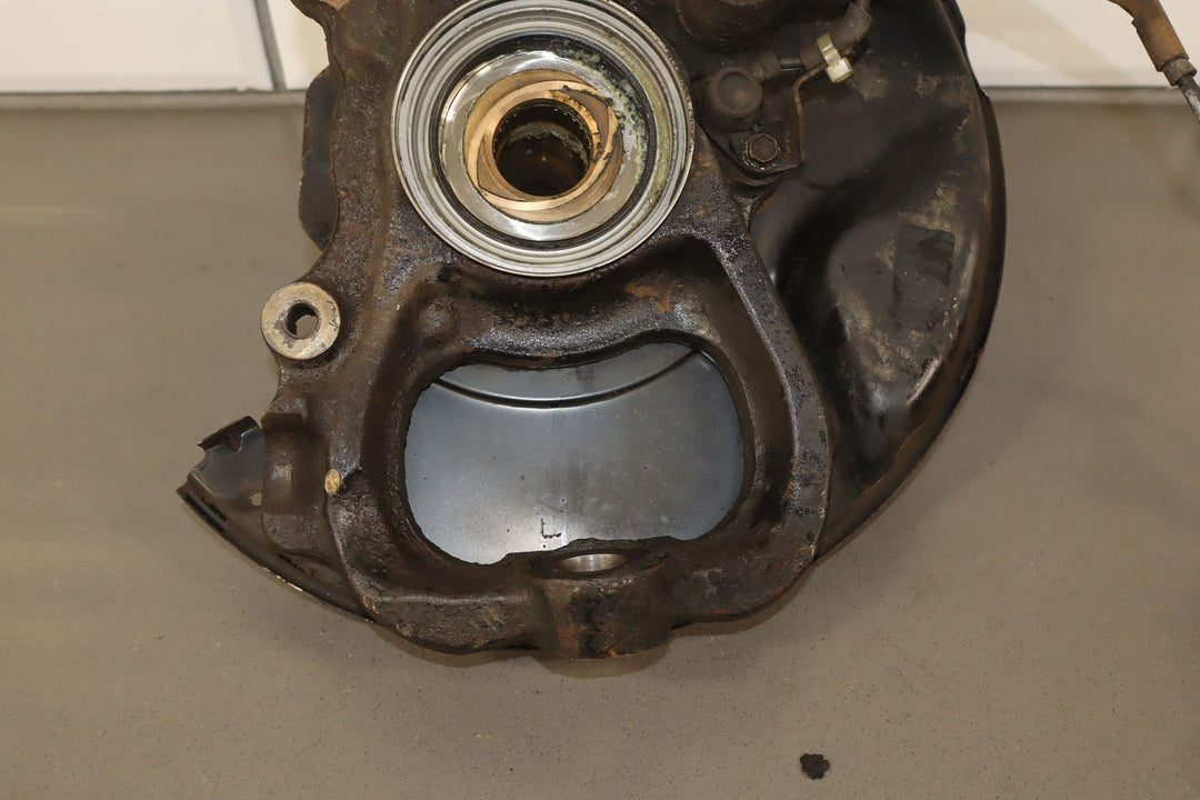 98 - 07 Lexus LX470 / Land Cruiser 4.7L Left Driver Front Spindle