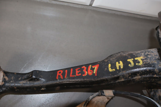 98 - 07 Lexus LX470 / Land Cruiser 4.7L Left Driver Front Spindle