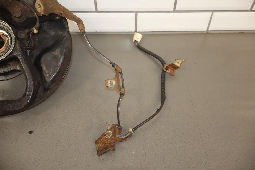 98 - 07 Lexus LX470 / Land Cruiser 4.7L Left Driver Front Spindle