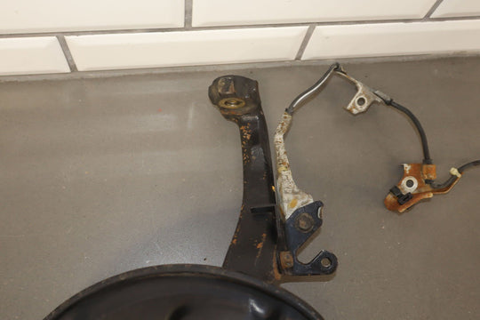 98 - 07 Lexus LX470 / Land Cruiser 4.7L Left Driver Front Spindle