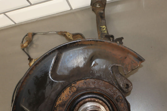 98 - 07 Lexus LX470 / Land Cruiser 4.7L Left Driver Front Spindle