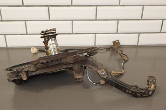 98 - 07 Lexus LX470 / Land Cruiser 4.7L Left Driver Front Spindle