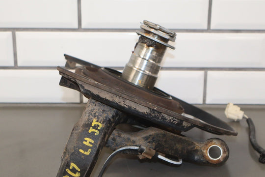 98 - 07 Lexus LX470 / Land Cruiser 4.7L Left Driver Front Spindle