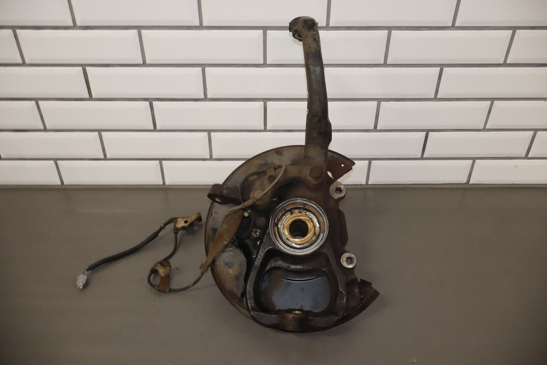 98 - 07 Lexus LX470 / Land Cruiser 4.7L Right Passenger Front Spindle