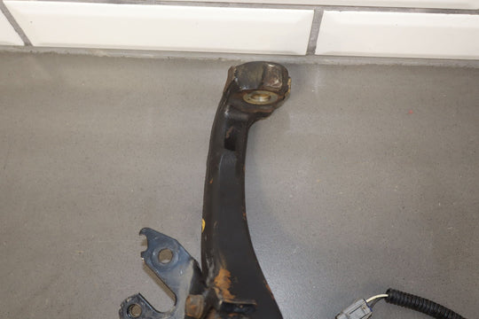 98 - 07 Lexus LX470 / Land Cruiser 4.7L Right Passenger Front Spindle