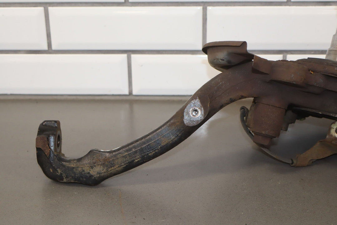 98 - 07 Lexus LX470 / Land Cruiser 4.7L Right Passenger Front Spindle