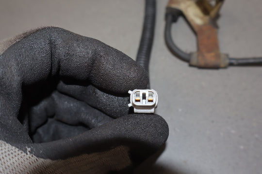 98 - 07 Lexus LX470 / Land Cruiser 4.7L Right Passenger Front Spindle