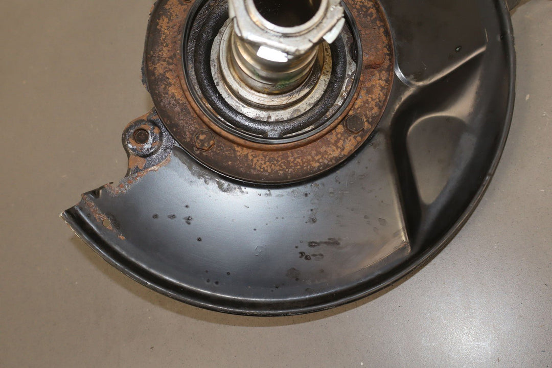 98 - 07 Lexus LX470 / Land Cruiser 4.7L Right Passenger Front Spindle