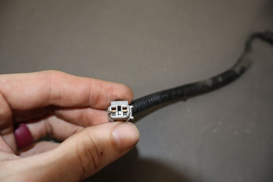 98 - 07 Lexus LX470 / Land Cruiser 4.7L Right Passenger Front Spindle