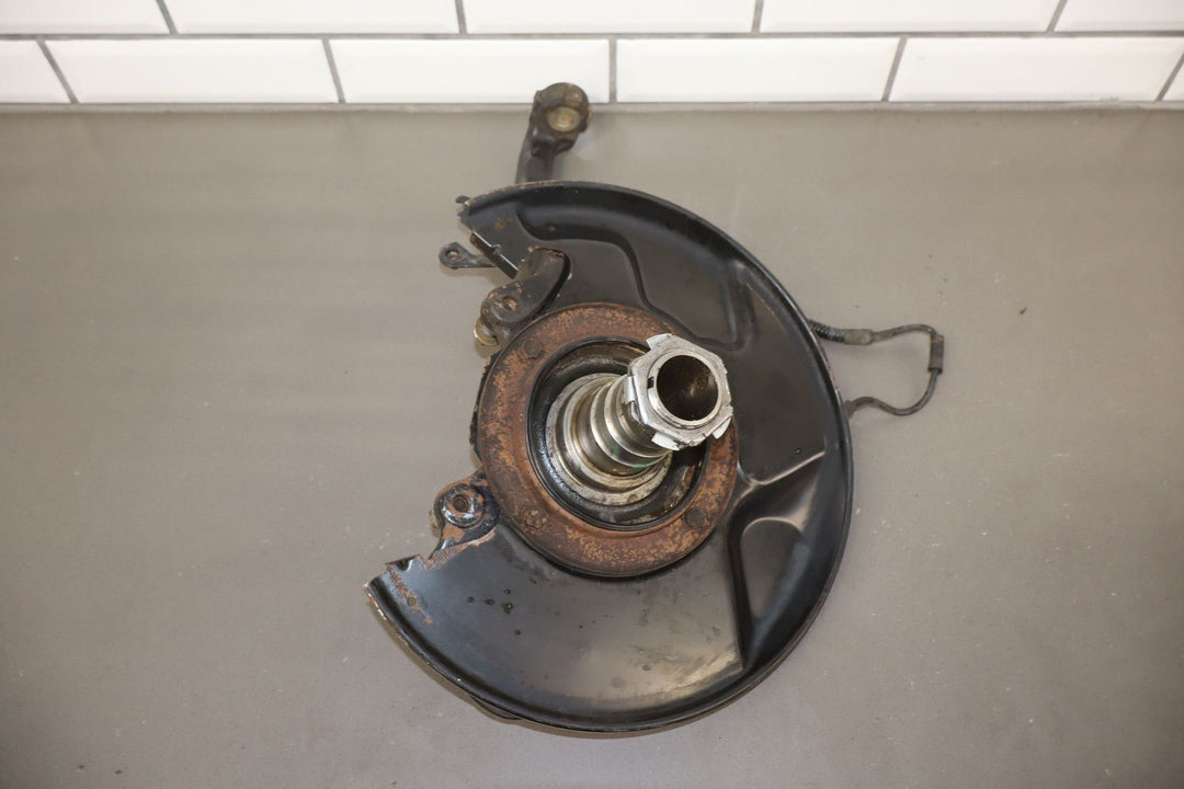 98 - 07 Lexus LX470 / Land Cruiser 4.7L Right Passenger Front Spindle